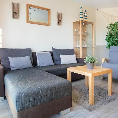 Wohlfuehl-ferienwohnung In Strandnaehe Mit Grossem Sonnenbalkon Und Blick Ins Gruene *