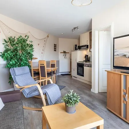 Wohlfuehl-ferienwohnung In Strandnaehe Mit Grossem Sonnenbalkon Und Blick Ins Gruene * Boltenhagen