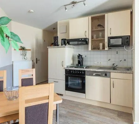 Wohlfuehl-ferienwohnung In Strandnaehe Mit Grossem Sonnenbalkon Und Blick Ins Gruene * Boltenhagen