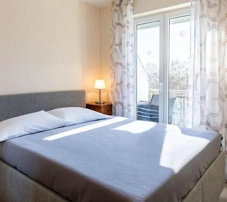 Wohlfuehl-ferienwohnung In Strandnaehe Mit Grossem Sonnenbalkon Und Blick Ins Gruene *