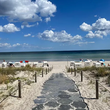 Wohlfuehl-ferienwohnung In Strandnaehe Mit Grossem Sonnenbalkon Und Blick Ins Gruene * Boltenhagen