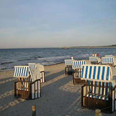 Wohlfuehl-ferienwohnung In Strandnaehe Mit Grossem Sonnenbalkon Und Blick Ins Gruene