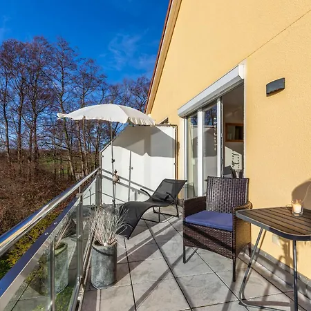 Wohlfuehl-ferienwohnung In Strandnaehe Mit Grossem Sonnenbalkon Und Blick Ins Gruene Apartment *