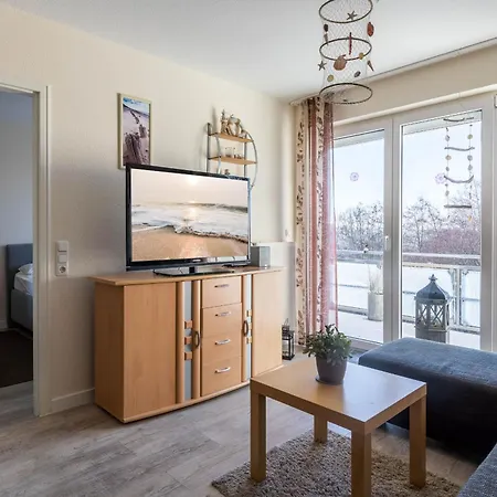 Wohlfuehl-ferienwohnung In Strandnaehe Mit Grossem Sonnenbalkon Und Blick Ins Gruene Apartment