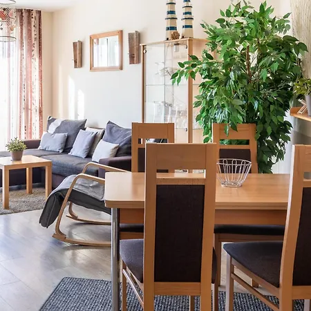 Wohlfuehl-ferienwohnung In Strandnaehe Mit Grossem Sonnenbalkon Und Blick Ins Gruene *