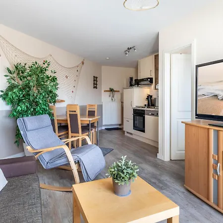 Wohlfuehl-ferienwohnung In Strandnaehe Mit Grossem Sonnenbalkon Und Blick Ins Gruene * Boltenhagen (Ostseebad)