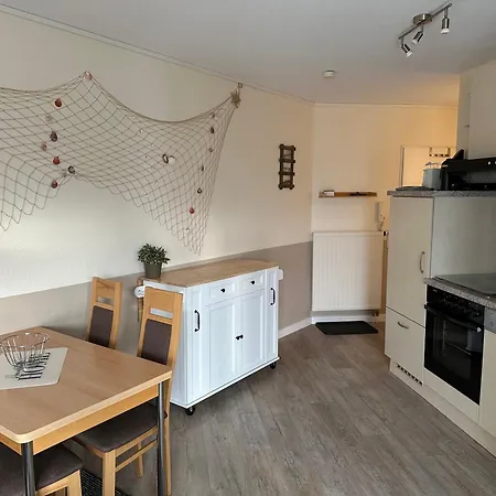 Wohlfuehl-ferienwohnung In Strandnaehe Mit Grossem Sonnenbalkon Und Blick Ins Gruene Apartamento *