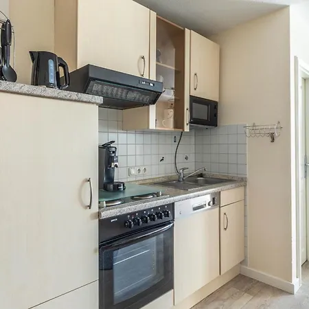 Wohlfuehl-ferienwohnung In Strandnaehe Mit Grossem Sonnenbalkon Und Blick Ins Gruene Apartment