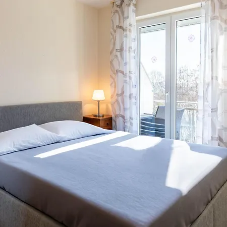 Wohlfuehl-ferienwohnung In Strandnaehe Mit Grossem Sonnenbalkon Und Blick Ins Gruene Apartment