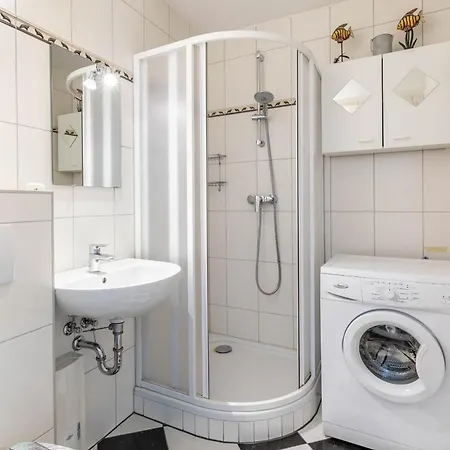 Wohlfuehl-ferienwohnung In Strandnaehe Mit Grossem Sonnenbalkon Und Blick Ins Gruene Apartment *